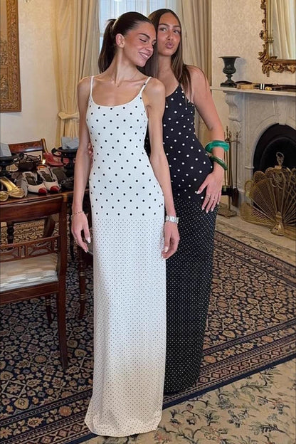 Vestido largo ajustado de lunares con tirantes