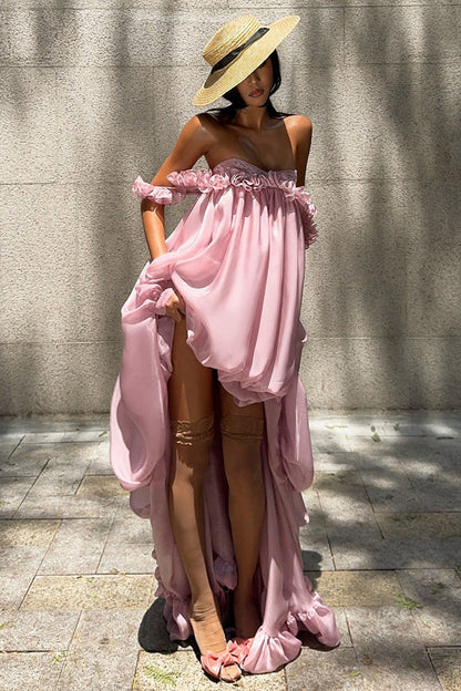 Minivestido con banda, bajo asimétrico y tulipanes fluidos