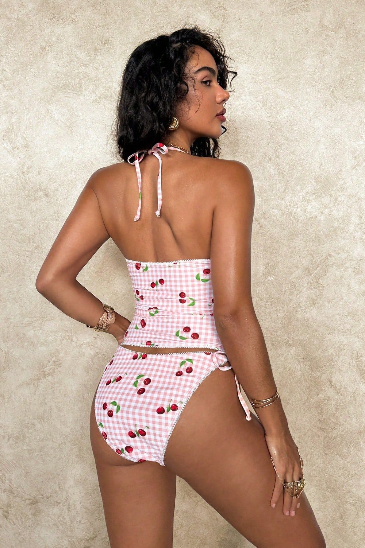 Conjunto de bikini de dos piezas con cuello halter y encaje floral