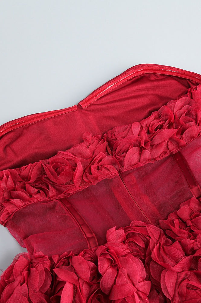 Vestido de fiesta sin tirantes con cuentas y mangas abullonadas