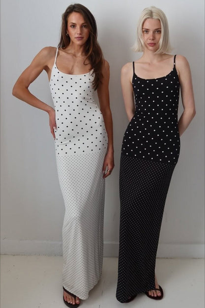 Vestido largo ajustado de lunares con tirantes