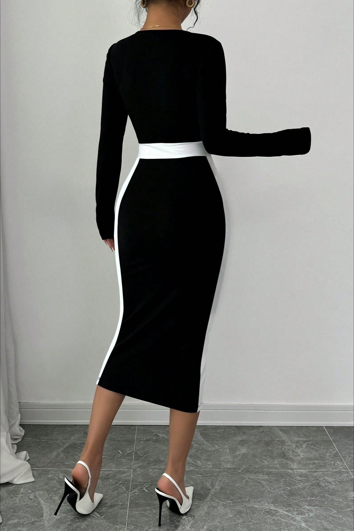 Vestido de cóctel ajustado con paneles de bloques de color