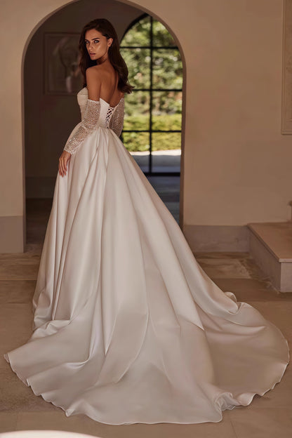 Vestido de Novia de Satén con Escote Palabra de Honor, Cuentas y Abertura Alta