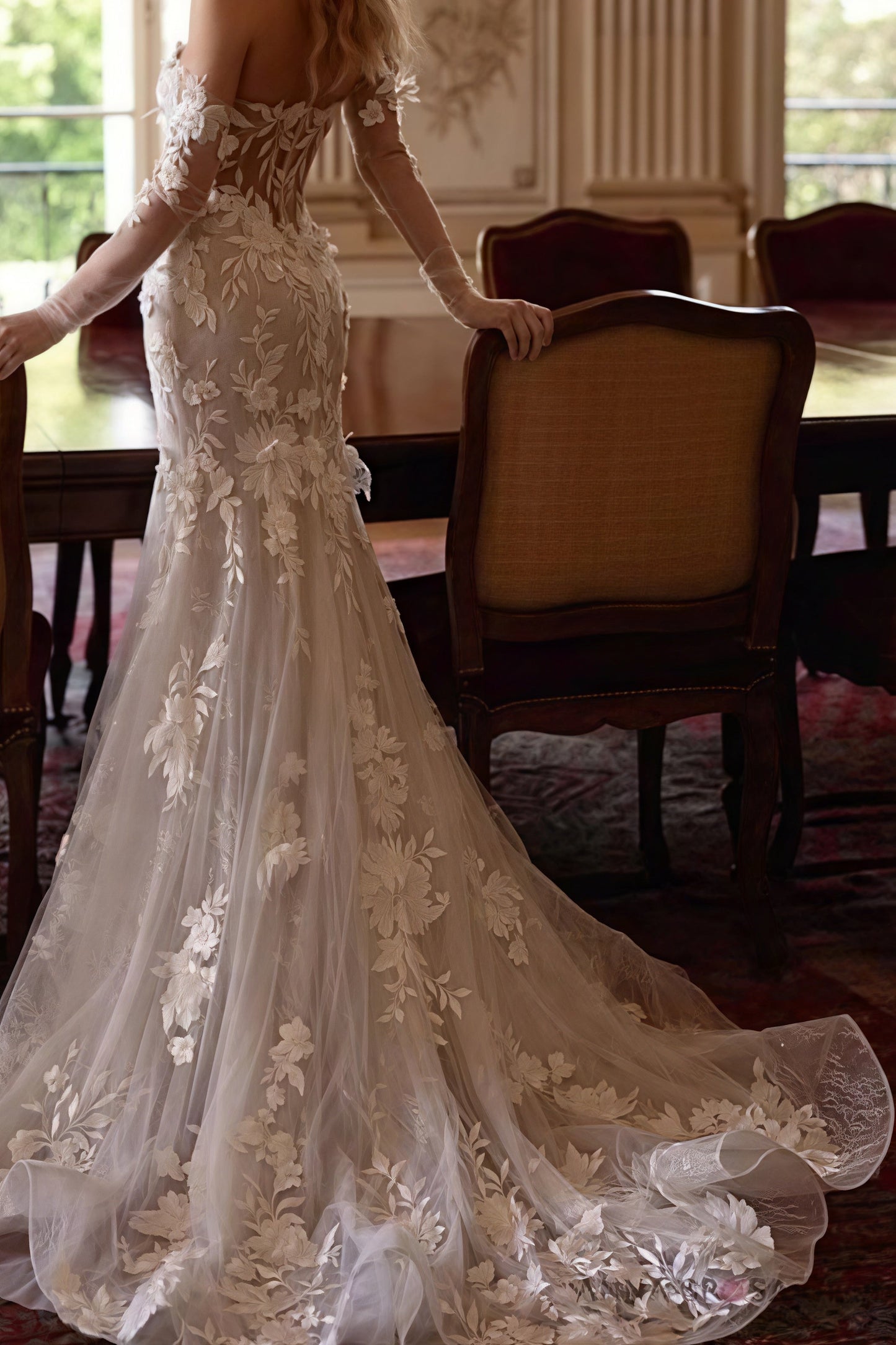 Vestido de novia estilo sirena de encaje bohemio con cola