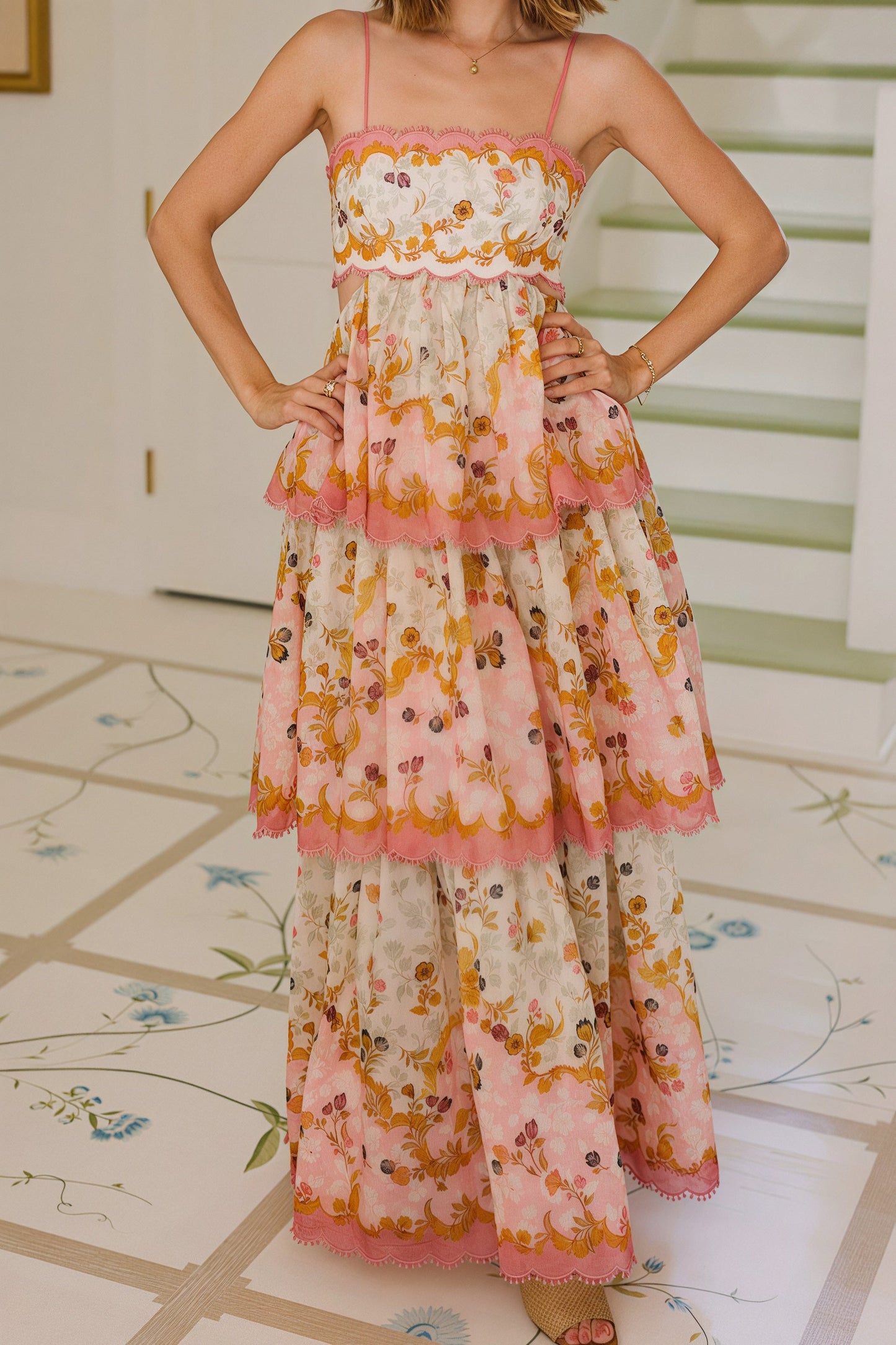Vestido maxi bordado con borlas y aberturas en la cintura, con tirantes y capas, a la moda