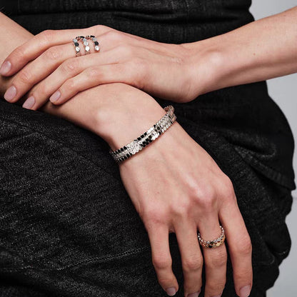 Pulsera abierta de circonitas con cuentas redondas minimalista