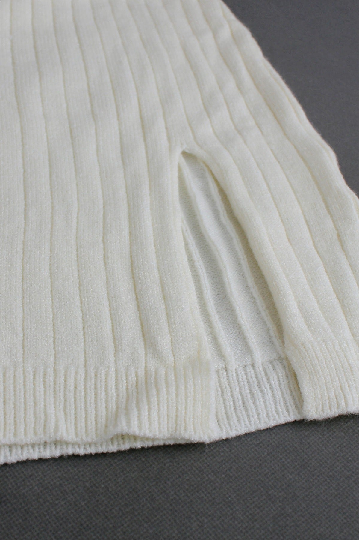 Vestido de punto sin mangas y cuello redondo