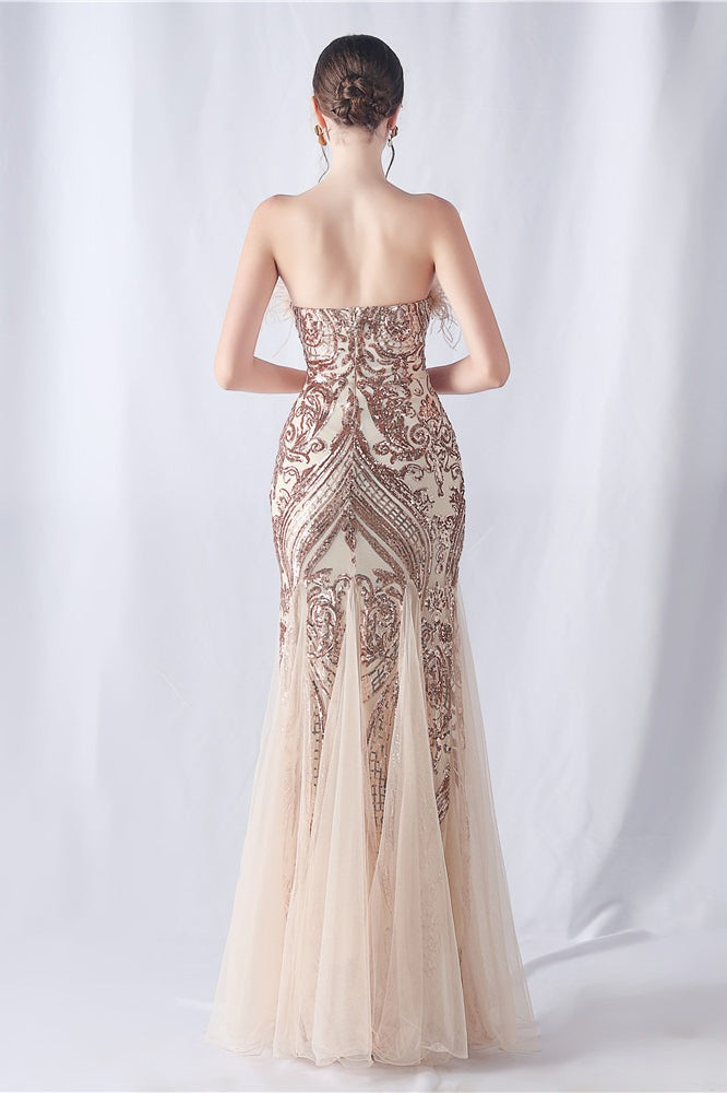 Vestido de Noche con Lentejuelas y Plumas de Avestruz