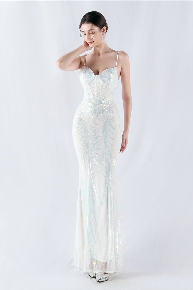 Vestido formal con lentejuelas bordadas y varillas