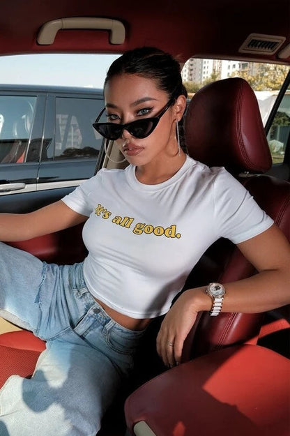 Camiseta Corta Minimalista Estampada con Letras