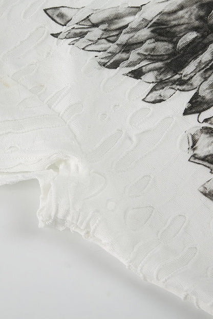 Camiseta ajustada con estampado gótico oscuro y rotos