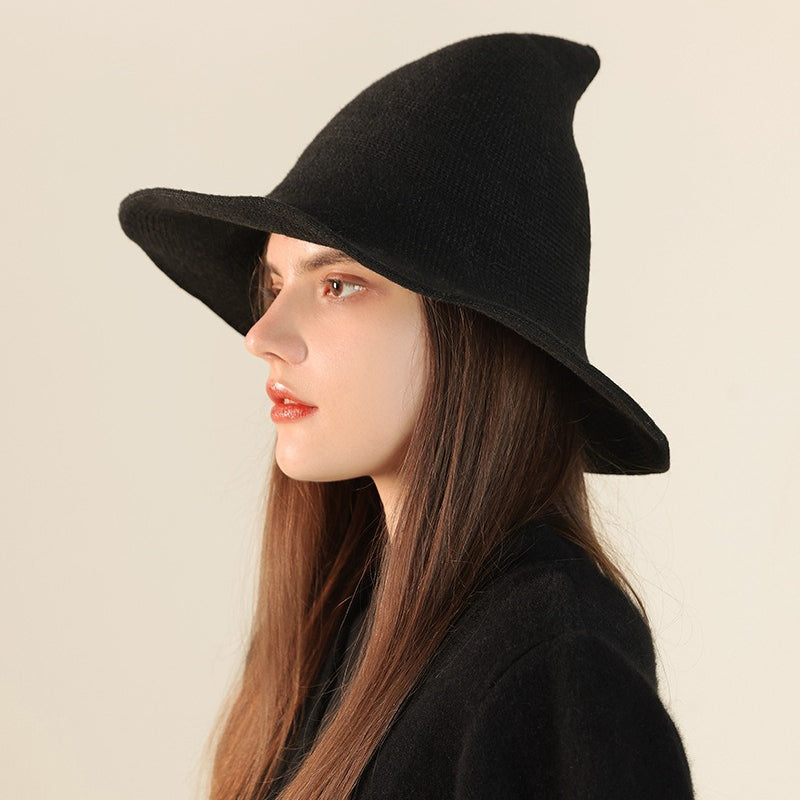 Sombrero de bruja de ala ancha con punta de punto de lana