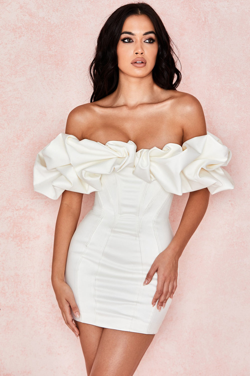 Minivestido de fiesta con volantes y ballenas