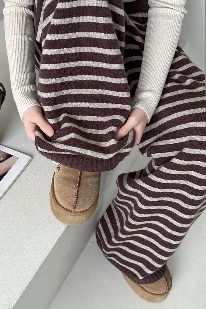 Pantalones casuales gruesos de punto a rayas