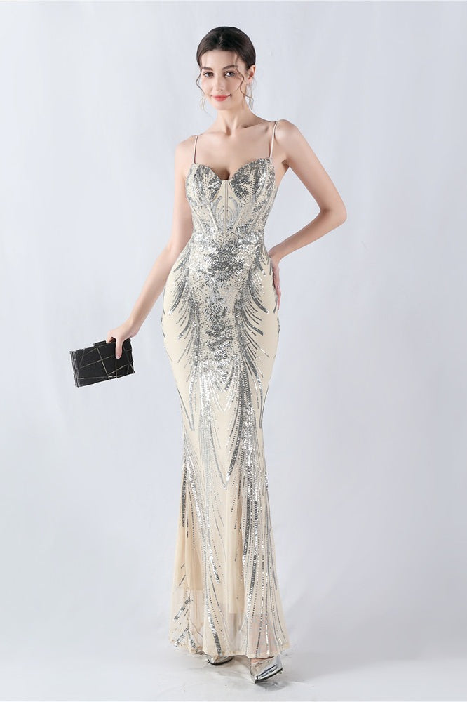 Vestido formal con lentejuelas bordadas y varillas