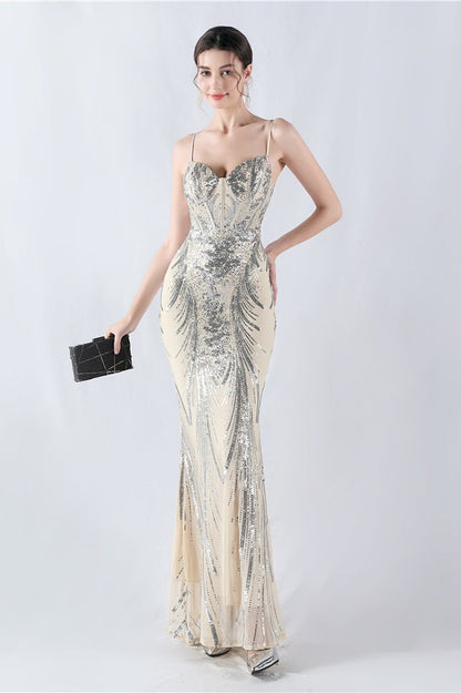 Vestido formal con lentejuelas bordadas y varillas