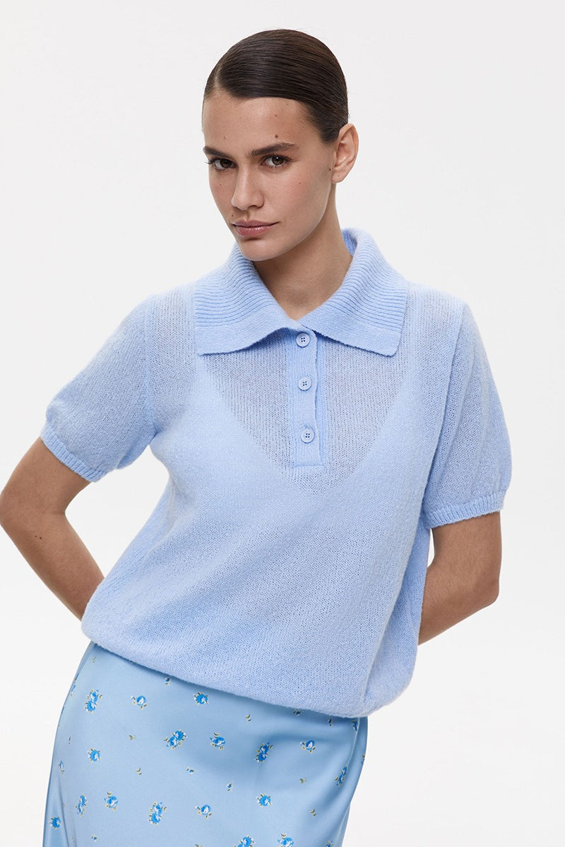 Blusa Minimalista Tejida Calada de Polo con Mangas Abullonadas