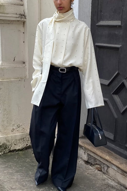 Blusa suelta de lunares con lazo
