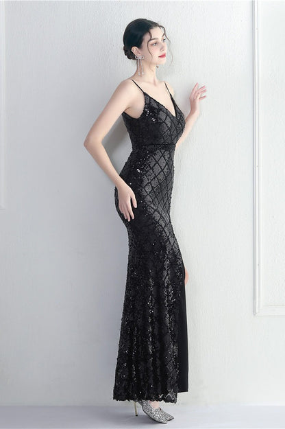 Vestido largo ajustado con abertura y lentejuelas iridiscentes