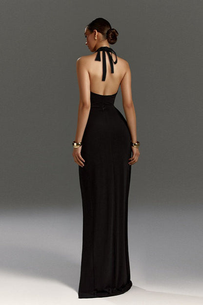 Vestido de fiesta fruncido con cuello halter y espalda descubierta