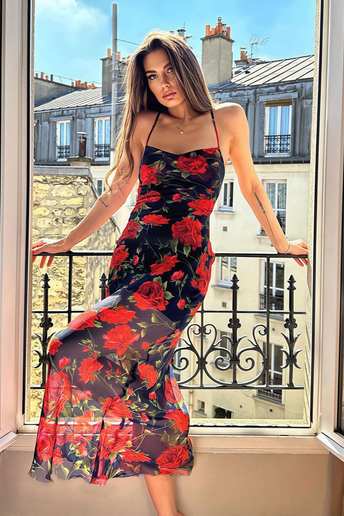 Maxivestido de vacaciones con estampado floral y tirantes finos