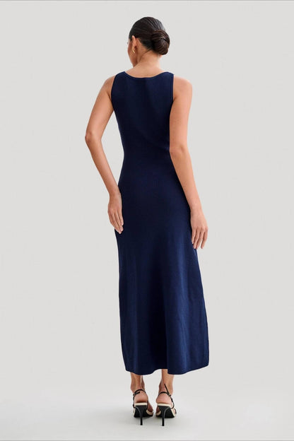 Vestido de punto sin mangas con cuello redondo