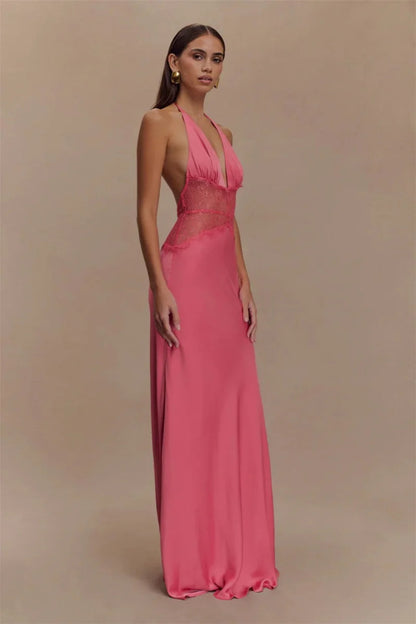 Vestido bohemio halter sin espalda con retazos de encaje