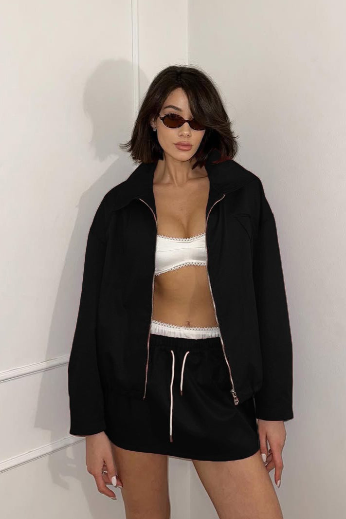 Minifalda con chaqueta estilo urbano