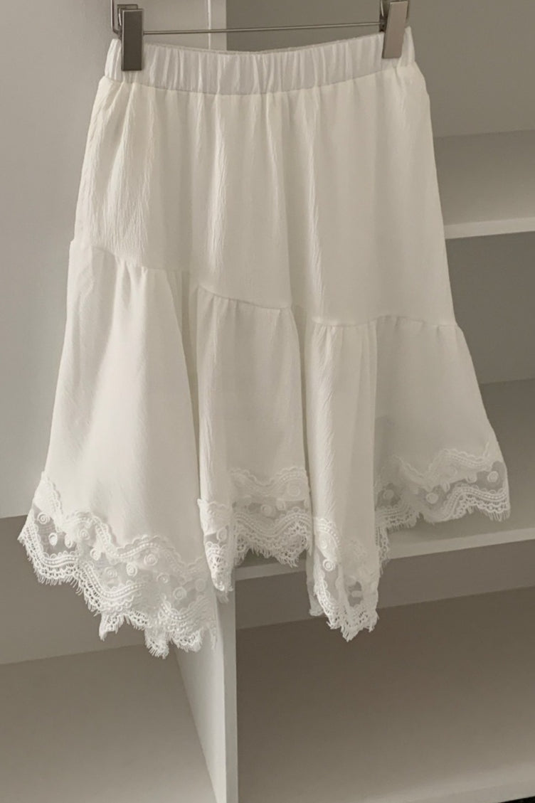 Falda Midi Asimétrica con Paneles de Encaje, Elegante y a la Moda