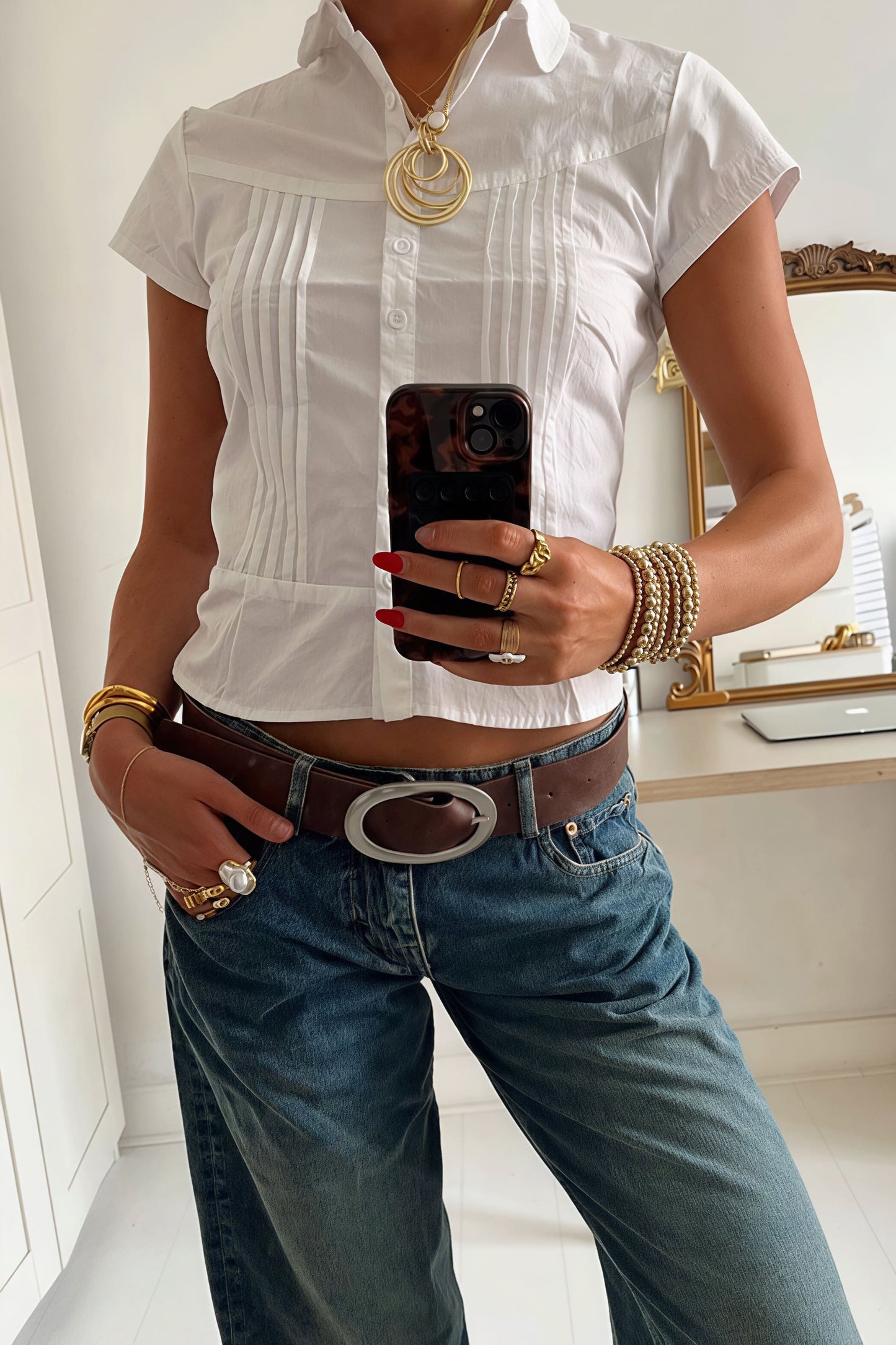 Blusa de manga corta slim fit con diseño único