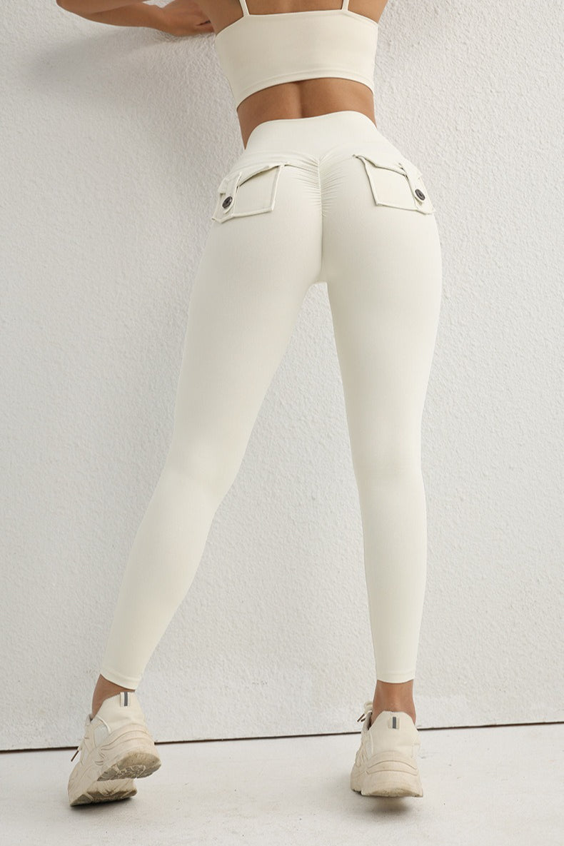 Leggings con botón utilitario de talle alto y efecto push-up