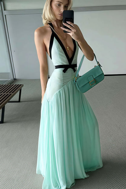 Vestido maxi de malla con cuello halter, escote en V pronunciado y aberturas sexys