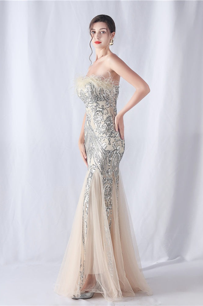 Vestido de Noche con Lentejuelas y Plumas de Avestruz