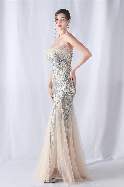 Vestido de Noche con Lentejuelas y Plumas de Avestruz