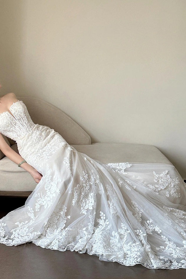Vestido de novia de cola de sirena sin tirantes de encaje