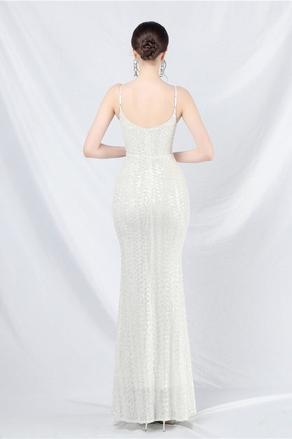Elegante vestido maxi con lentejuelas y tirantes finos
