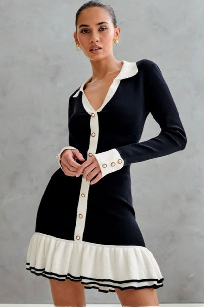 Vestido de punto con cuello con volantes y botones de perlas