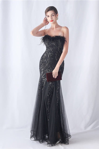 Vestido de Noche con Lentejuelas y Plumas de Avestruz