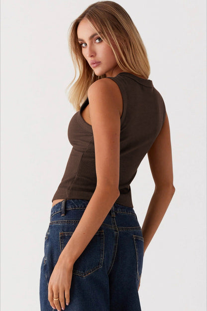 Top de punto sin mangas con cuello redondo