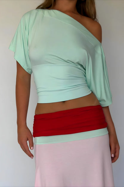 Blusa corta ajustada con un solo hombro