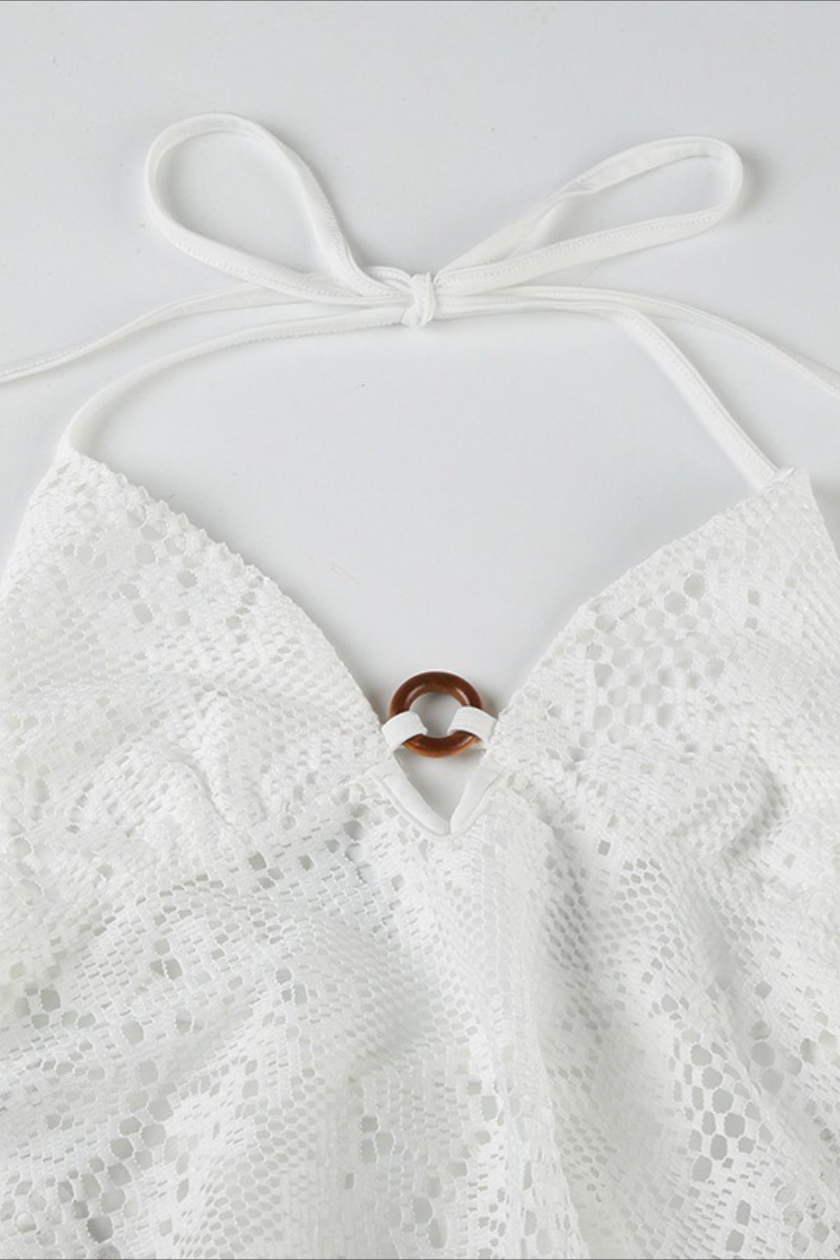 Top halter de encaje con cuello de pico sexy estilo bohemio con aberturas