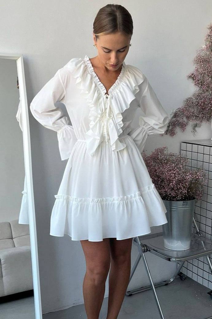 Minivestido de gasa con cuello de pico y mangas acampanadas