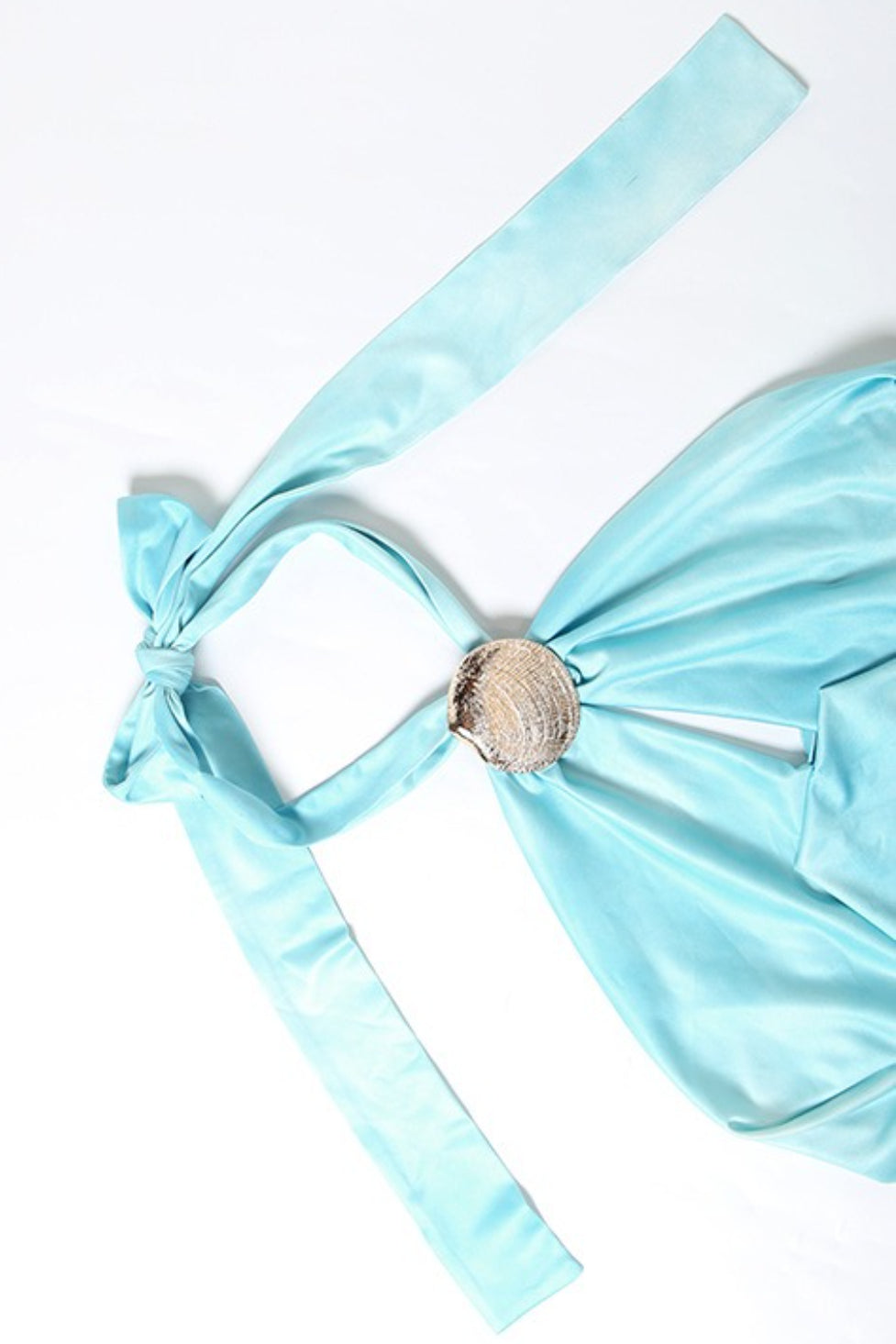 Top halter sexi liso con botones y drapeado