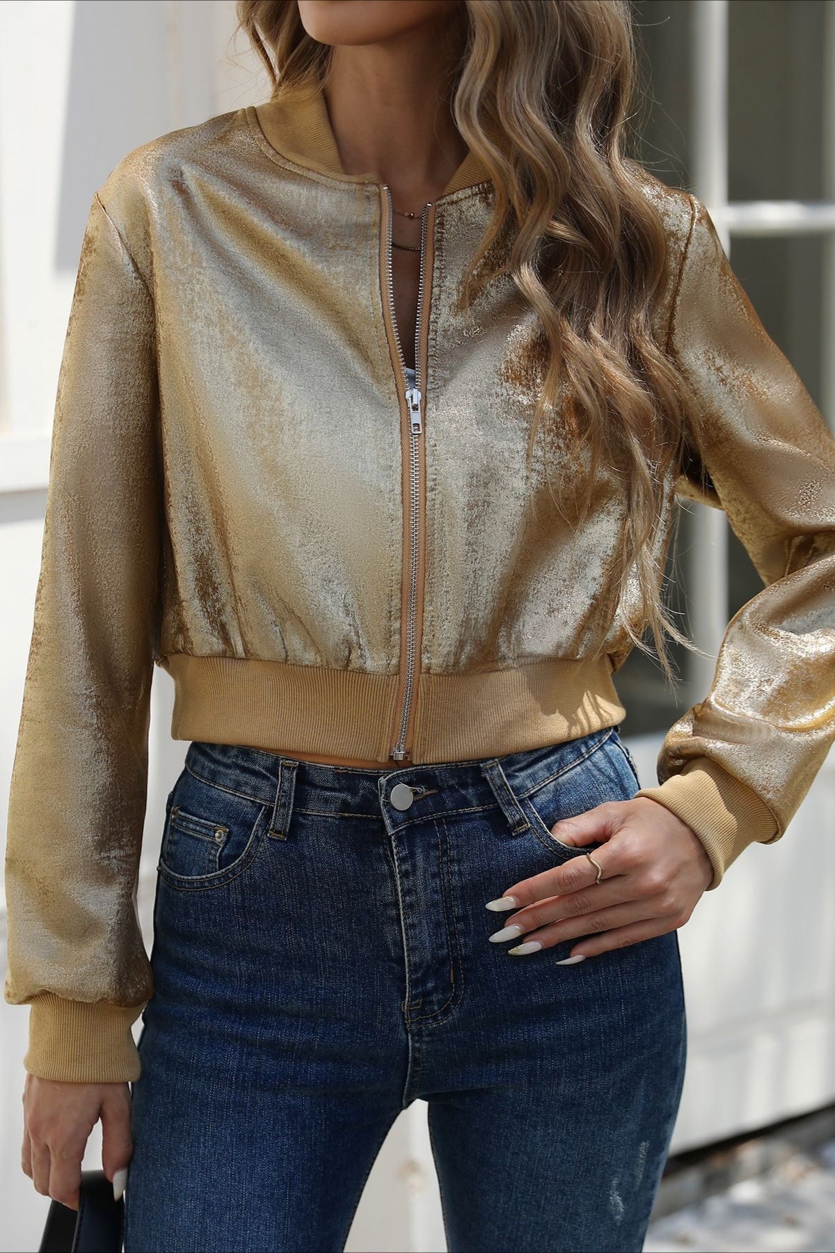 Chaqueta brillante de manga larga con cremallera