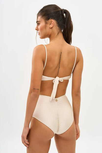 Conjunto de bikini floral blanco