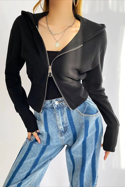Sudadera con capucha corta, doble cremallera y corte ajustado