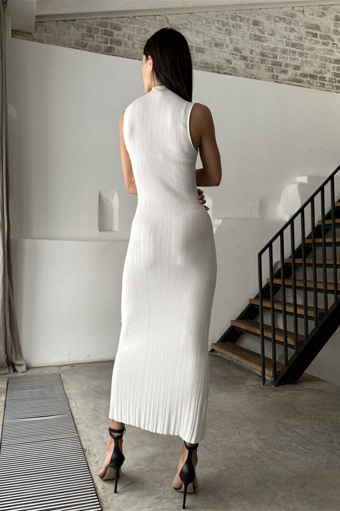 Vestido de suéter de punto de cuello alto sin mangas