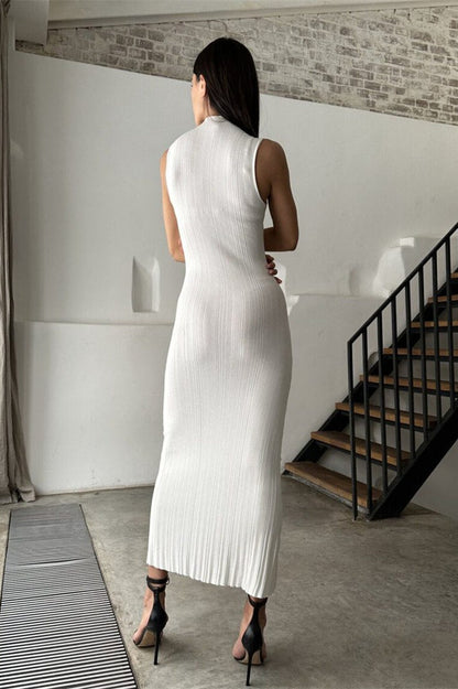 Vestido de suéter de punto de cuello alto sin mangas