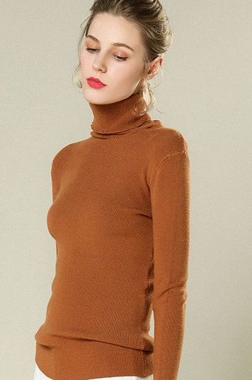 Top de punto de lana ligera con cuello apilado