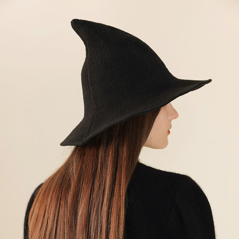 Sombrero de bruja de ala ancha con punta de punto de lana